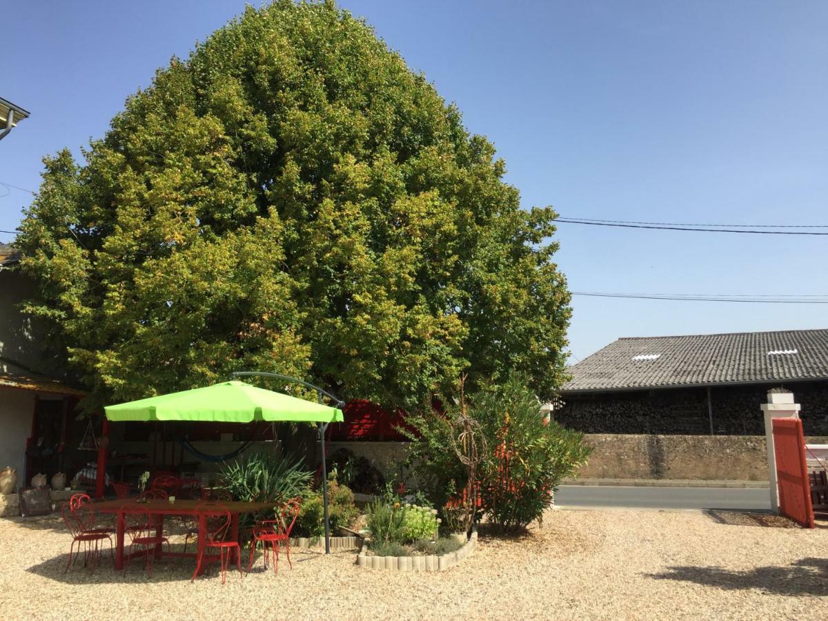 Aux Caprices Des Dieux Marnes Exterior photo